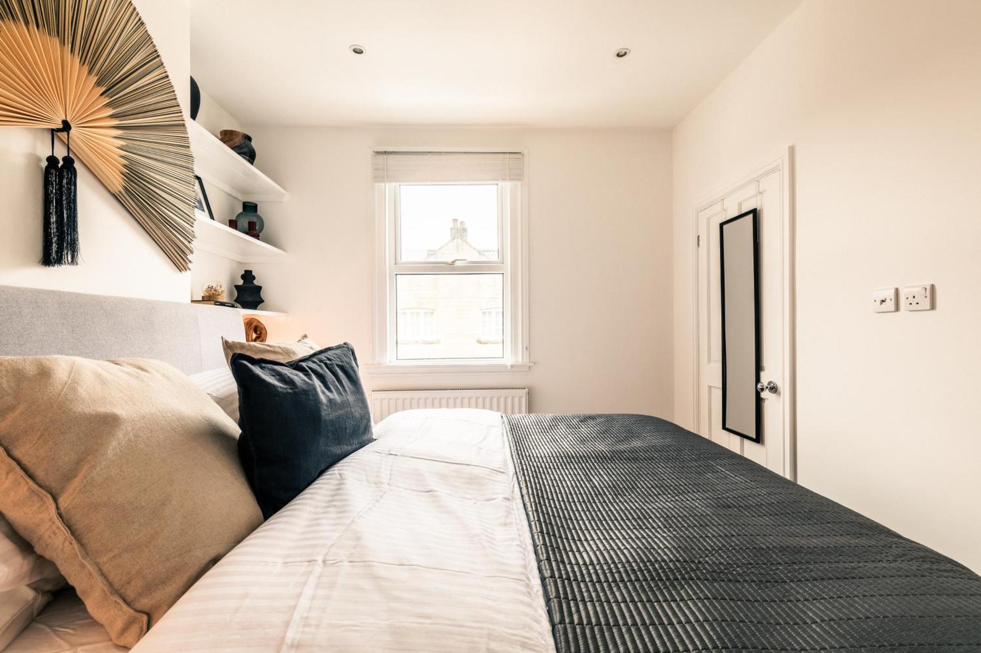 The Broadway Bath - 2 Bedrooms With Parking, Central バース エクステリア 写真