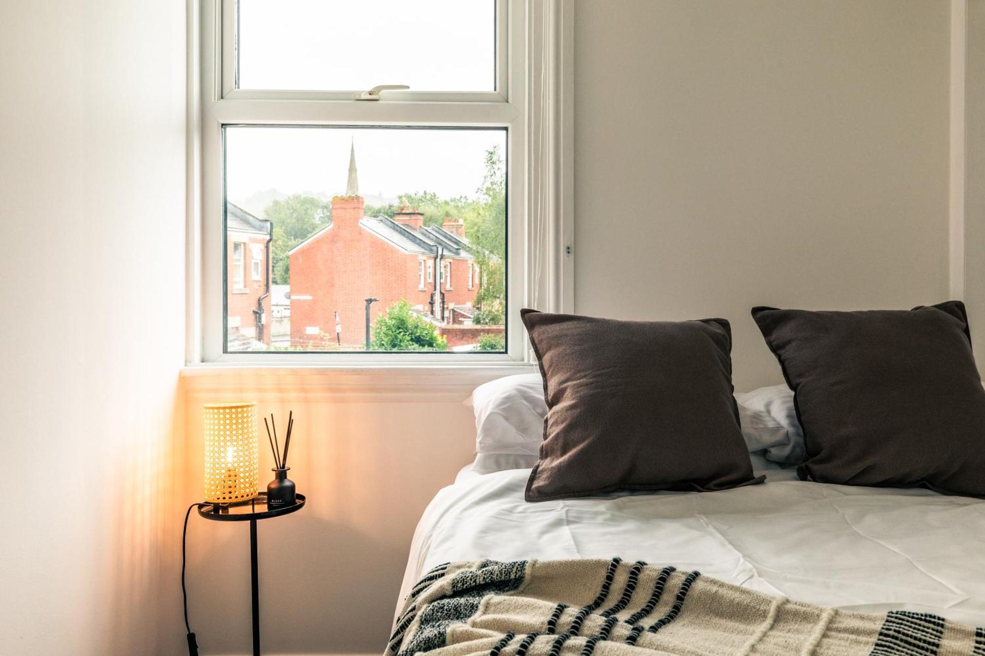 The Broadway Bath - 2 Bedrooms With Parking, Central バース エクステリア 写真
