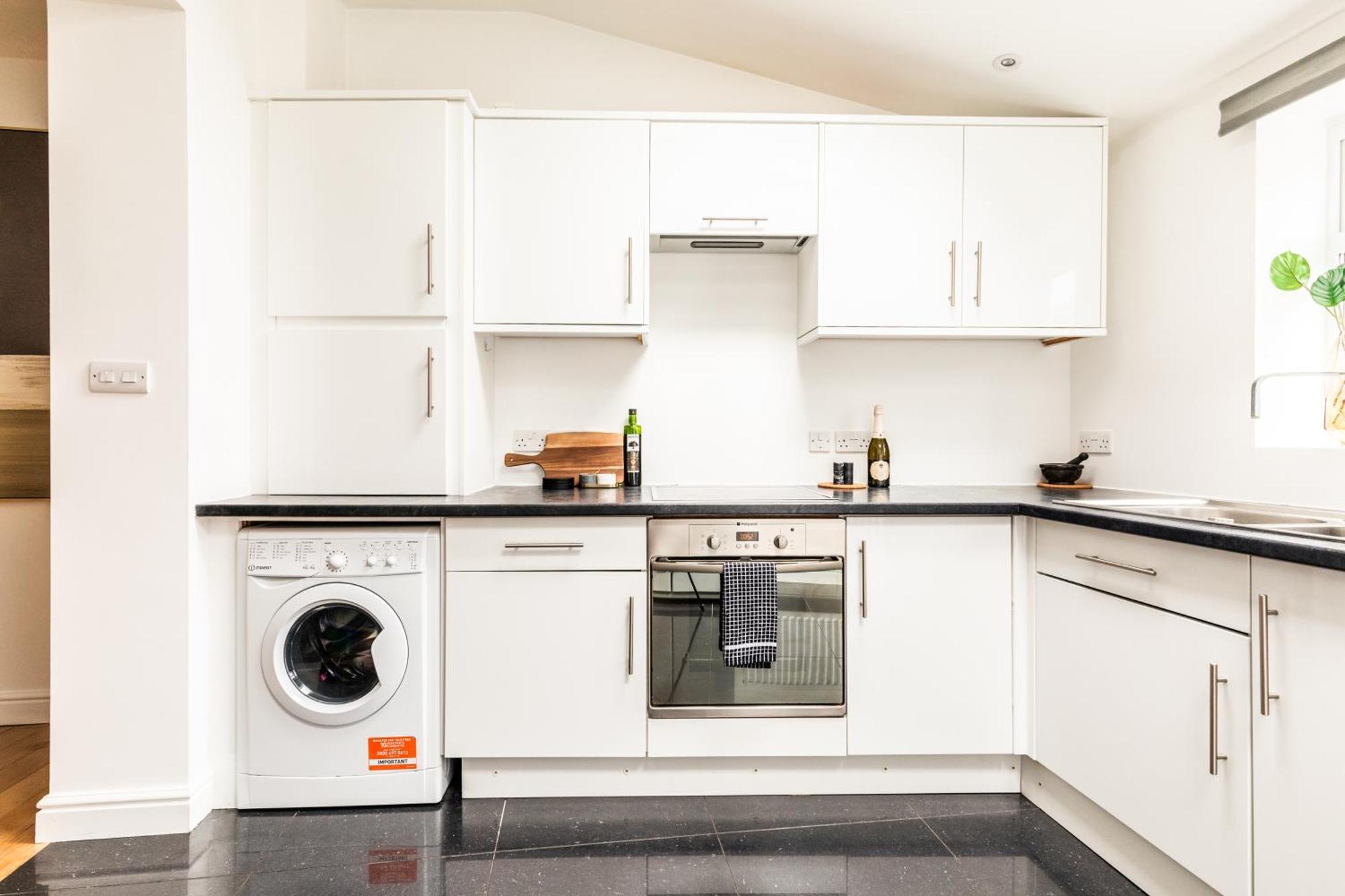 The Broadway Bath - 2 Bedrooms With Parking, Central バース エクステリア 写真